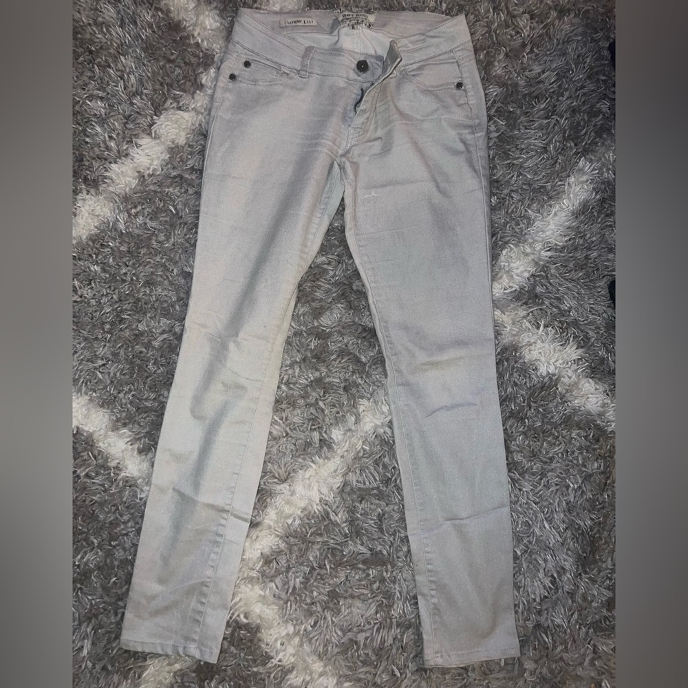 Kiss Gray Skinny Jeans with Sleek Design